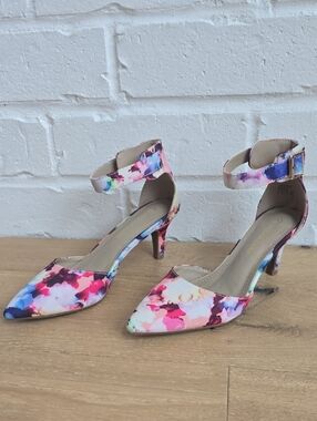 Dream Pairs Multicolor Floral Ankle-Strap Pointed Heels